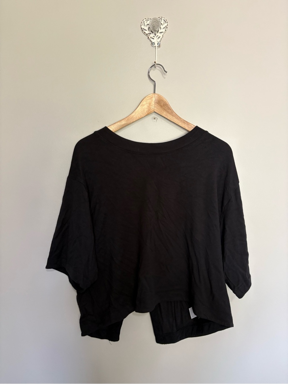 Athleta Black Cropped Slit/Open Back Short Sleeve Top